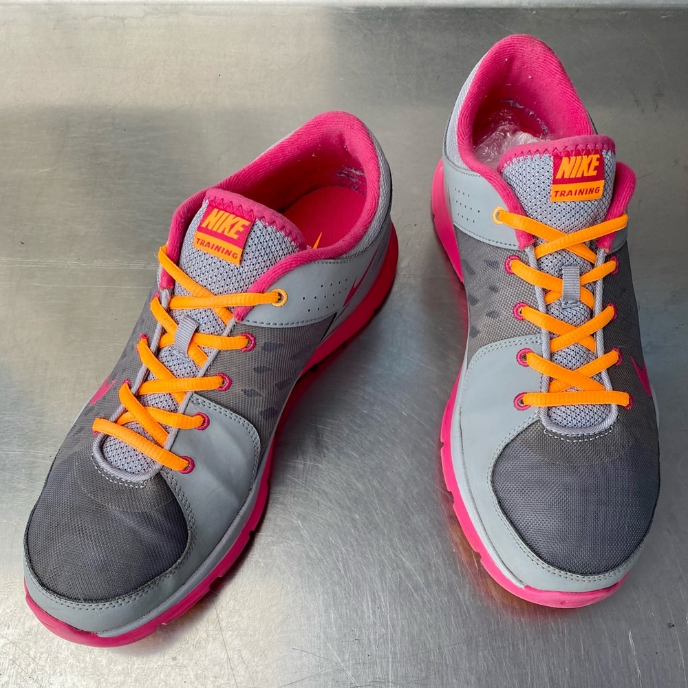 EUC Nike Trainers Women’s Sz.11